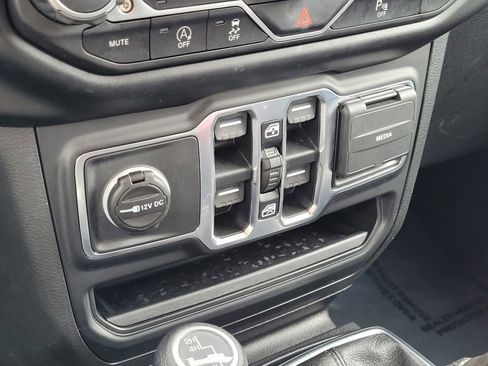 Used 2021 Jeep Wrangler Unlimited Sport image 25