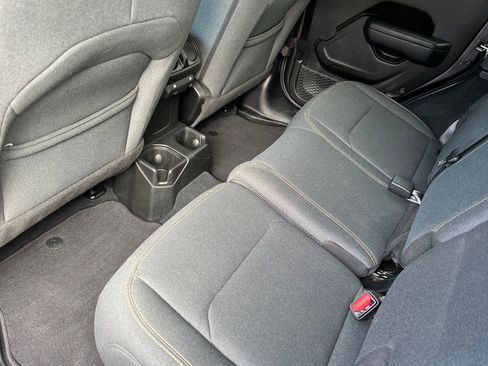 Used 2024 Jeep Wrangler Sport S image 16