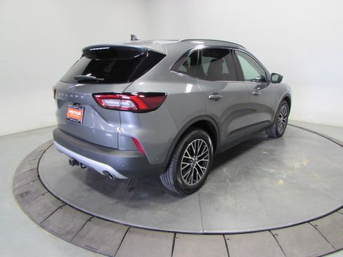 Used 2023 Ford Escape SE w/ PHEV Premium Package image 7