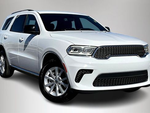 Used 2023 Dodge Durango SXT image 1