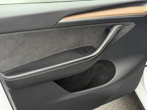 Used 2023 Tesla Model Y Long Range image 9