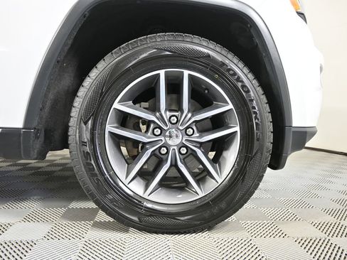 Used 2018 Jeep Grand Cherokee Limited w/ Trailer Tow Group IV image 11