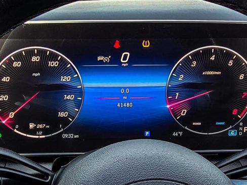 Used 2023 Mercedes-Benz GLC 300 GLC 300 image 24