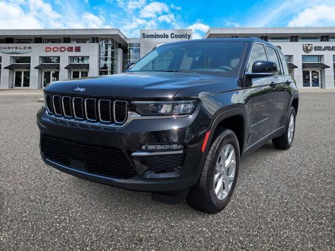 Certified 2024 Jeep Grand Cherokee Limited w/ Trailer Tow Package AWD/4WD image 4