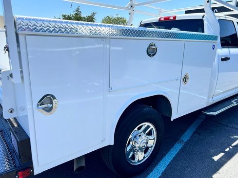 Used 2024 RAM 3500 Tradesman w/ Chrome Appearance Group AWD/4WD image 21