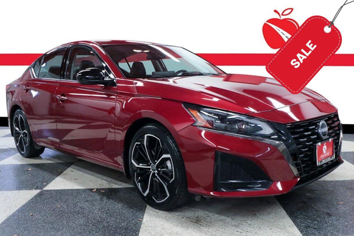 Used 2023 Nissan Altima 2.5 SR w/ SR Premium Package FWD image 1