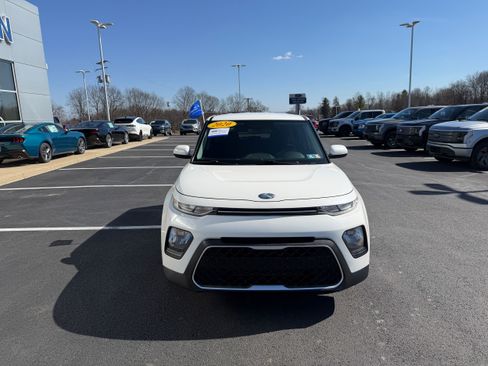 Used 2020 Kia Soul LX image 3