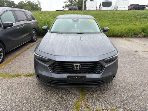 Used 2025 Honda Accord SE image 6
