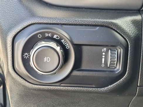 Used 2023 Jeep Wrangler Unlimited Sport AWD/4WD image 27