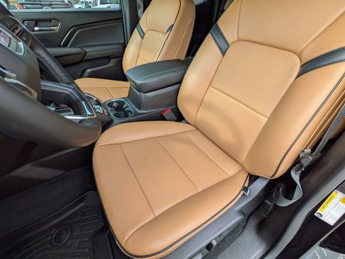 Used 2024 GMC Canyon Elevation w/ Convenience Package image 13