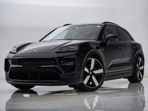 Certified 2025 Porsche Macan 4S Electric AWD/4WD image 1