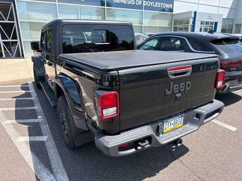 Used 2022 Jeep Gladiator Sport AWD/4WD image 7