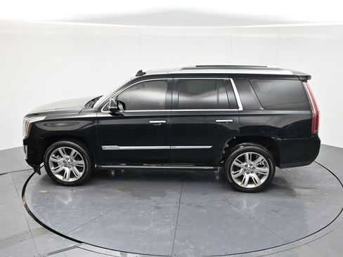 Used 2017 Cadillac Escalade Premium Luxury RWD image 47