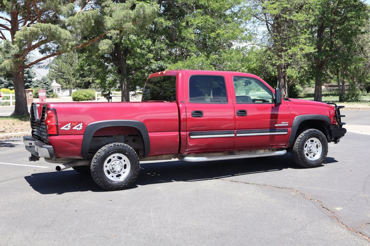 Used 2006 Chevrolet Silverado 2500 LT w/ Onstar Plus Package AWD/4WD image 4