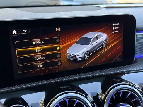 Used 2020 Mercedes-Benz A 220 4MATIC image 5