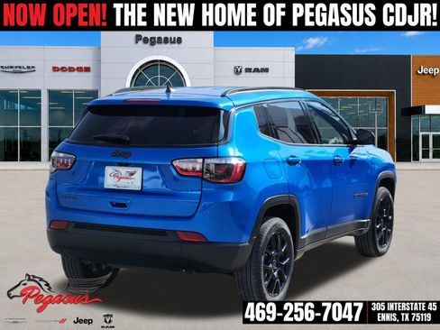 New 2026 Jeep Compass Latitude AWD/4WD image 4