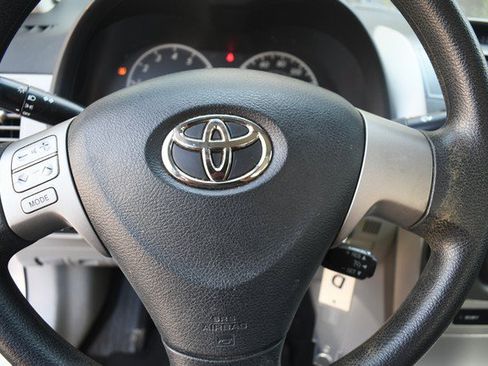 Used 2012 Toyota Corolla LE FWD image 30