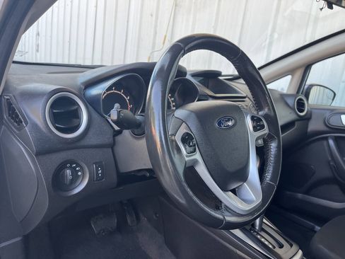 Used 2015 Ford Fiesta SE FWD image 10