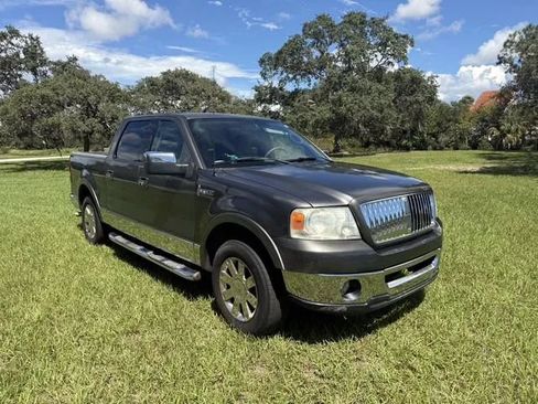 Used 2006 Lincoln Mark LT 2WD image 3