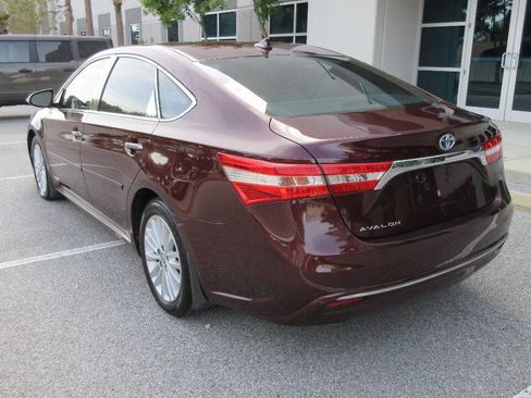 Used 2014 Toyota Avalon Limited image 3