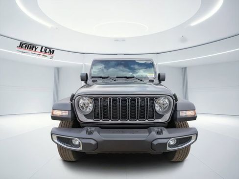 New 2026 Jeep Gladiator Sport image 7