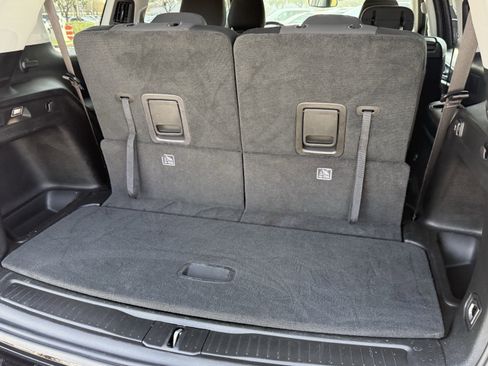 Used 2023 Jeep Grand Cherokee L Laredo image 32