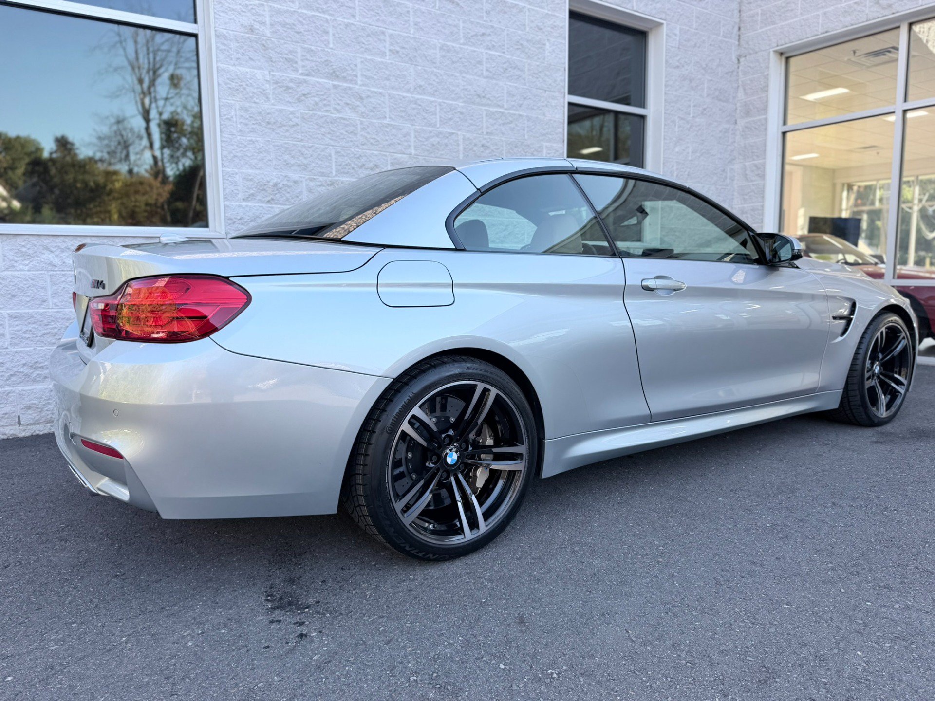 Used 2015 BMW M4 Convertible RWD image 52