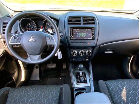 Used 2025 Mitsubishi Outlander Sport ES AWD/4WD image 11