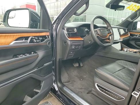 Used 2024 Jeep Grand Wagoneer L Series III image 25