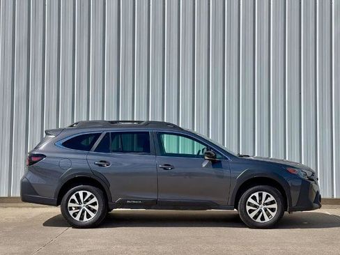 Used 2023 Subaru Outback Premium AWD/4WD image 7