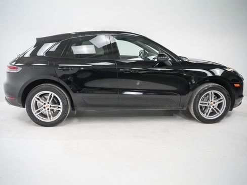 Certified 2021 Porsche Macan image 9