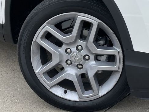 Used 2025 Honda Passport EX-L image 9