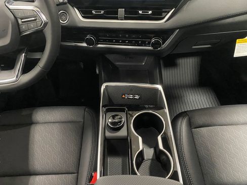 New 2026 Chevrolet Equinox LT w/ Convenience Package II image 9