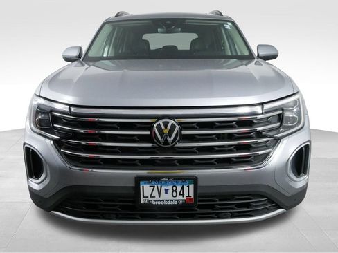 Used 2024 Volkswagen Atlas SE w/ Panoramic Sunroof Package AWD/4WD image 3