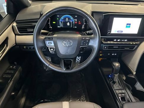 Used 2025 Toyota Camry SE AWD/4WD image 16