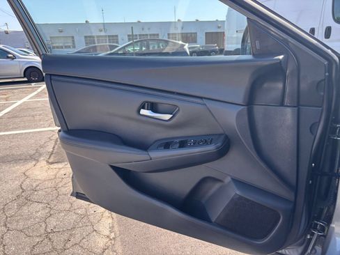 Used 2025 Nissan Sentra SV FWD image 18