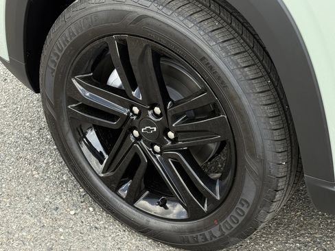 New 2026 Chevrolet Trax ACTIV w/ Sunroof Package FWD image 30
