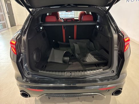 Used 2023 Alfa Romeo Stelvio Veloce image 36