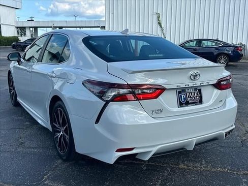 Used 2024 Toyota Camry SE FWD image 8