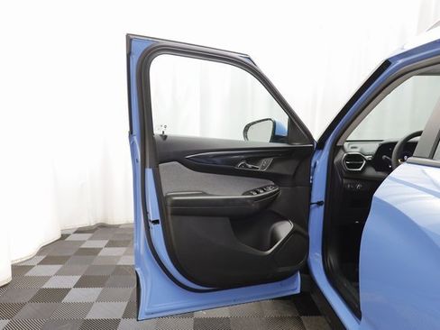 Certified 2024 Chevrolet TrailBlazer LT w/ Driver Confidence Package image 5