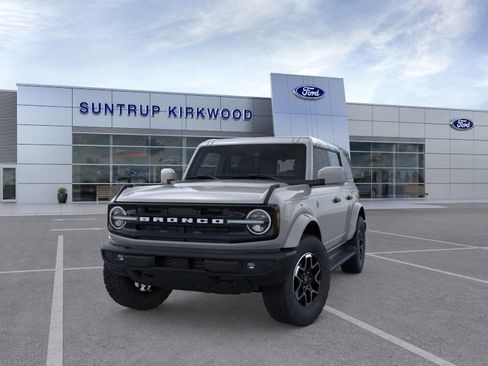 New 2026 Ford Bronco Outer Banks image 2