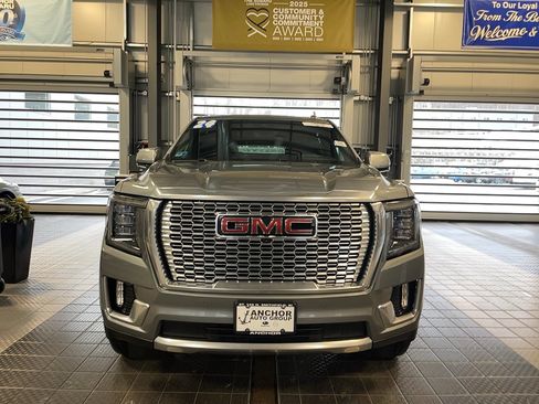 Used 2024 GMC Yukon XL Denali w/ Advanced Technology Package image 2