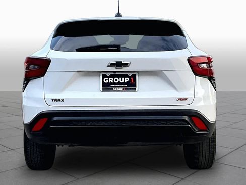 Used 2024 Chevrolet Trax RS w/ Sunroof Package FWD image 5