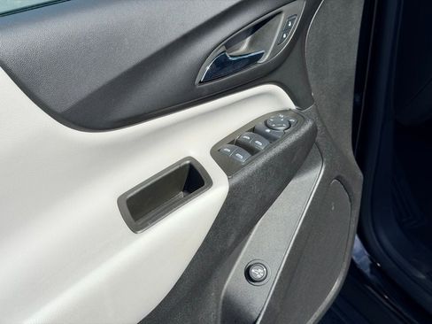 Used 2024 Chevrolet Equinox LT image 20