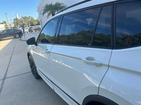 Used 2021 Volkswagen Tiguan SE R-Line image 31