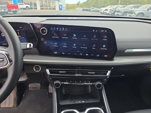 Used 2026 Chevrolet Traverse LT AWD/4WD image 18