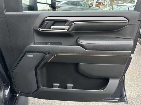 Used 2024 GMC Sierra 2500 AT4 w/ AT4 Premium Plus Package image 8