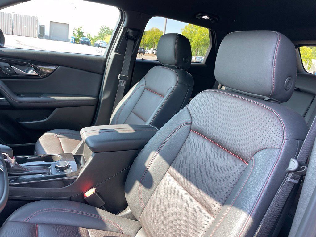 Used 2025 Chevrolet Blazer RS FWD image 26