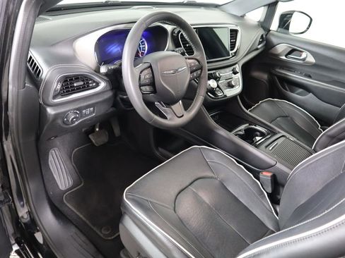 Used 2022 Chrysler Pacifica Limited w/ S Appearance Package image 9