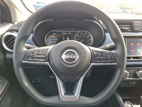Used 2025 Nissan Versa SV image 19